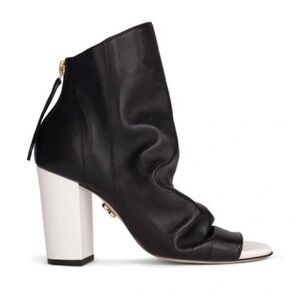 BEAUTIISOLES |‎ Size 6 Black and White Chunky Heel Peep-Toe Boots